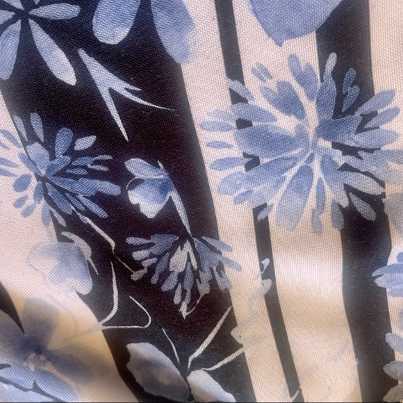 boohooMAN Button Up Shirt Blue Floral - Men’s S - Picture 3 of 7